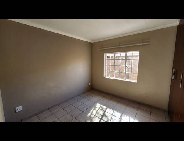 3 BEDROOM CLUSTER RENTED IN FLAMWOOD